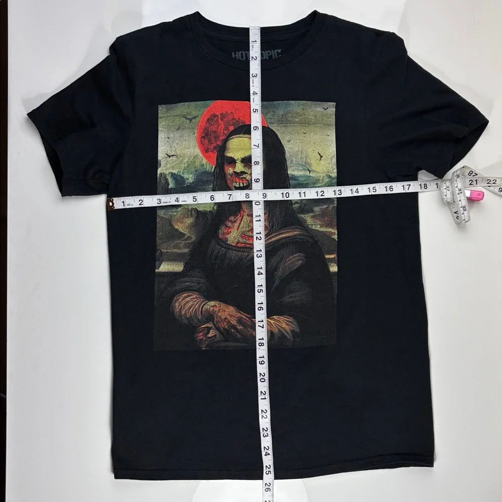 Hot Topic Black Graphic Tee with Red and Green Zombie Mona Lisa - Picture 2 of 5